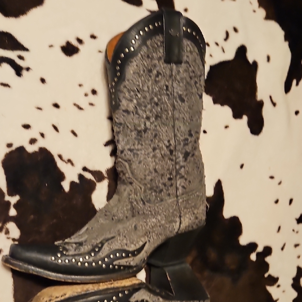 Harley-Davidson Black and Gray Studded Heeled Boots - Picture 5 of 12